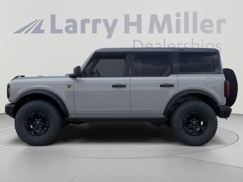 New 2026 Ford Bronco Badlands AWD/4WD image 3