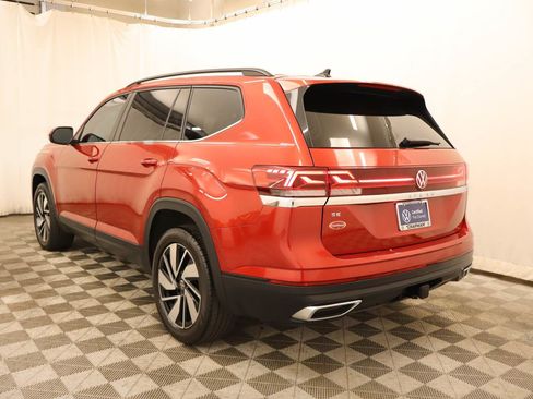 Certified 2024 Volkswagen Atlas SE FWD image 4