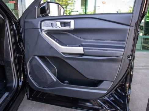 Used 2023 Ford Explorer Limited w/ Equipment Group 301A AWD/4WD image 20