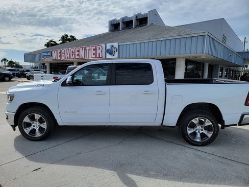 Used 2023 RAM 1500 Laramie AWD/4WD image 2