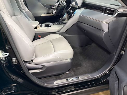 Used 2023 Toyota Venza XLE AWD/4WD image 61