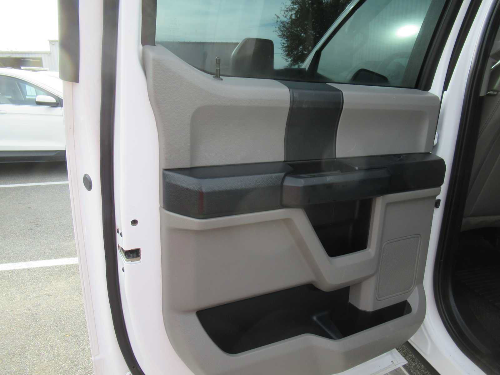 Used 2020 Ford F550 4x4 Crew Cab Super Duty image 12