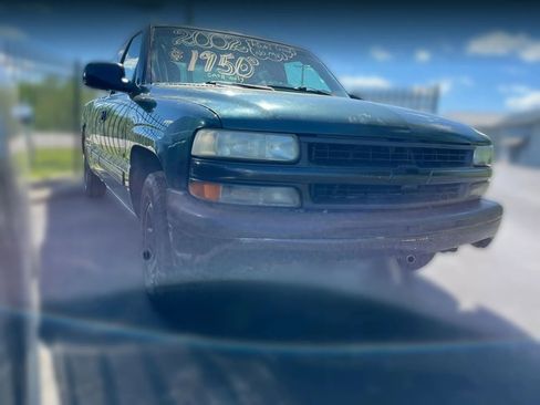Used 2002 Chevrolet Silverado 1500 LS image 3