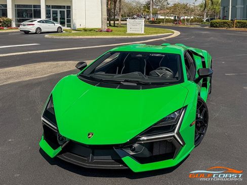 Used 2024 Lamborghini Revuelto image 9
