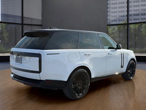 New 2026 Land Rover Range Rover SE image 16