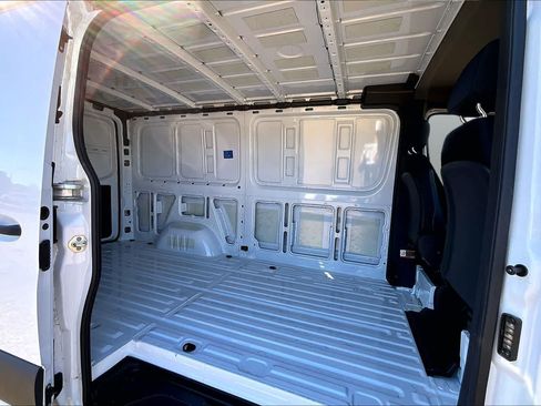 Used 2024 Mercedes-Benz Sprinter 2500 image 20