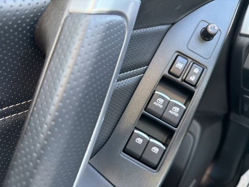 Used 2017 Subaru Forester 2.5i Touring image 17