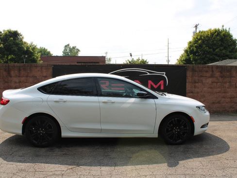 Used 2017 Chrysler 200 LX w/ Dark Appearance Package FWD image 5