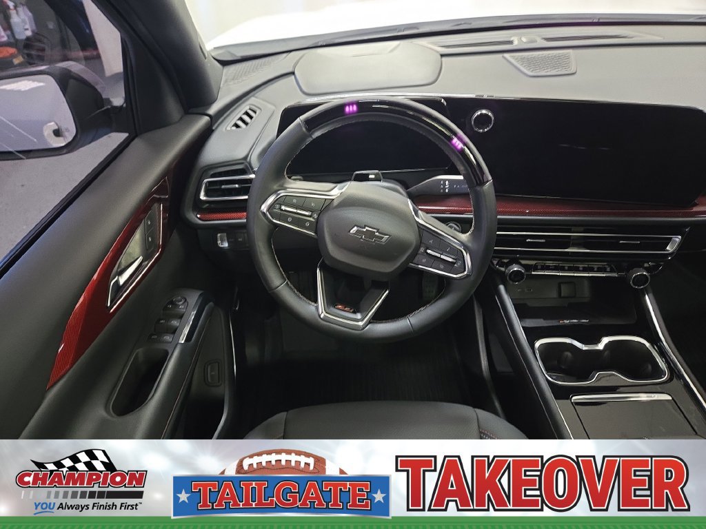 Used 2025 Chevrolet Traverse Z71 w/ Enhanced Driving Package AWD/4WD image 17