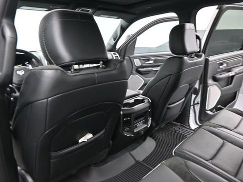 Used 2025 RAM 1500 Laramie AWD/4WD image 11