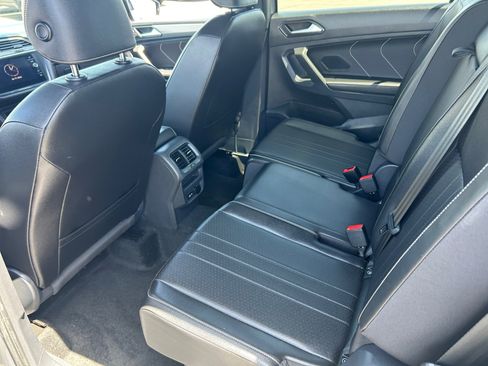 Used 2023 Volkswagen Tiguan SE R-Line image 17