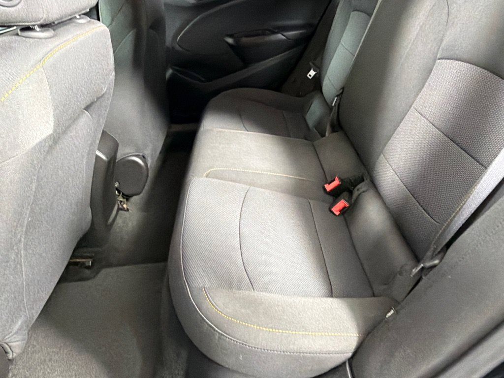 Used 2017 Chevrolet Cruze LS FWD image 13