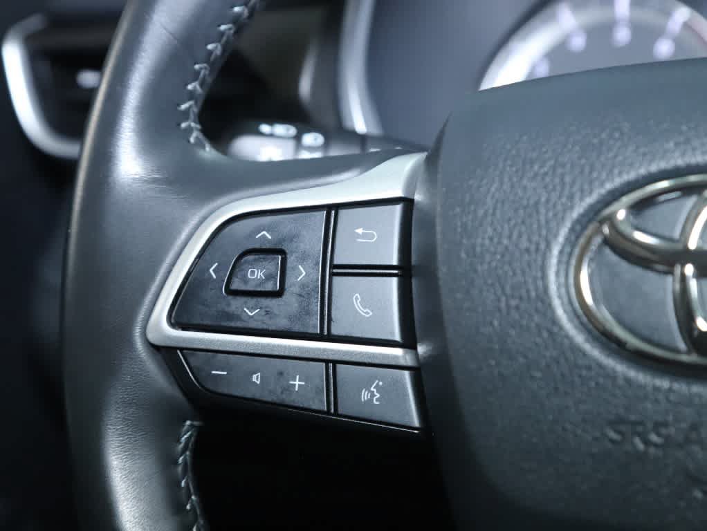 Used 2024 Toyota Highlander XLE AWD/4WD image 27