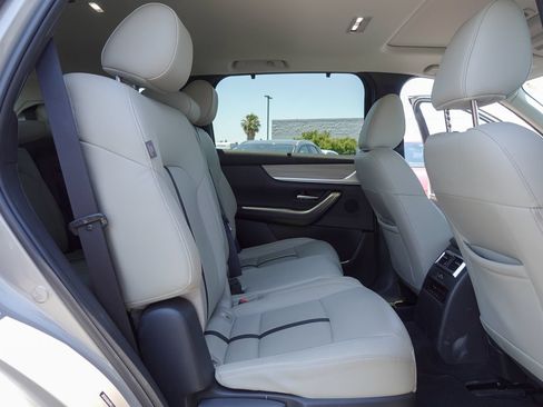Used 2024 MAZDA CX-90 Plug-In Hybrid w/ Preferred AWD/4WD image 16