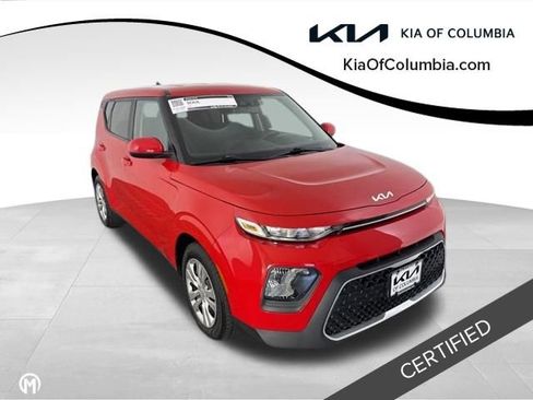 Certified 2022 Kia Soul LX FWD image 1
