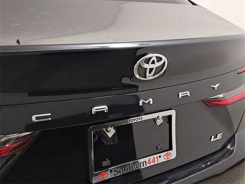 Used 2025 Toyota Camry LE image 9