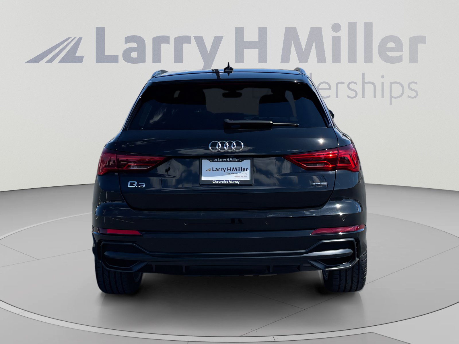Used 2019 Audi Q3 2.0T Premium Plus w/ Premium Plus Package AWD/4WD image 4