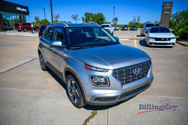 Used 2023 Hyundai Venue SEL FWD image 7