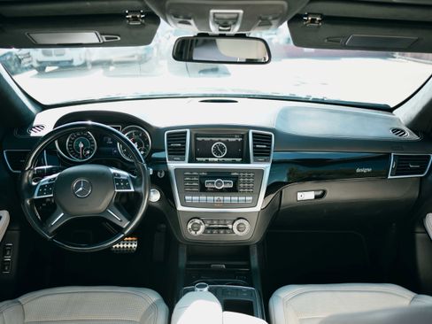 Used 2015 Mercedes-Benz GL 63 AMG 4MATIC w/ Accessory Chrome Package image 12