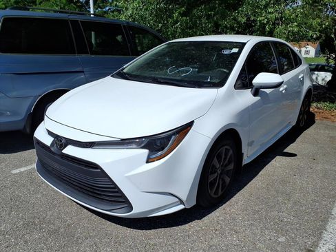 Used 2024 Toyota Corolla LE FWD image 1
