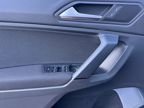 Used 2019 Volkswagen Tiguan S image 10