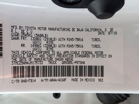 Used 2018 Toyota Tacoma SR image 13