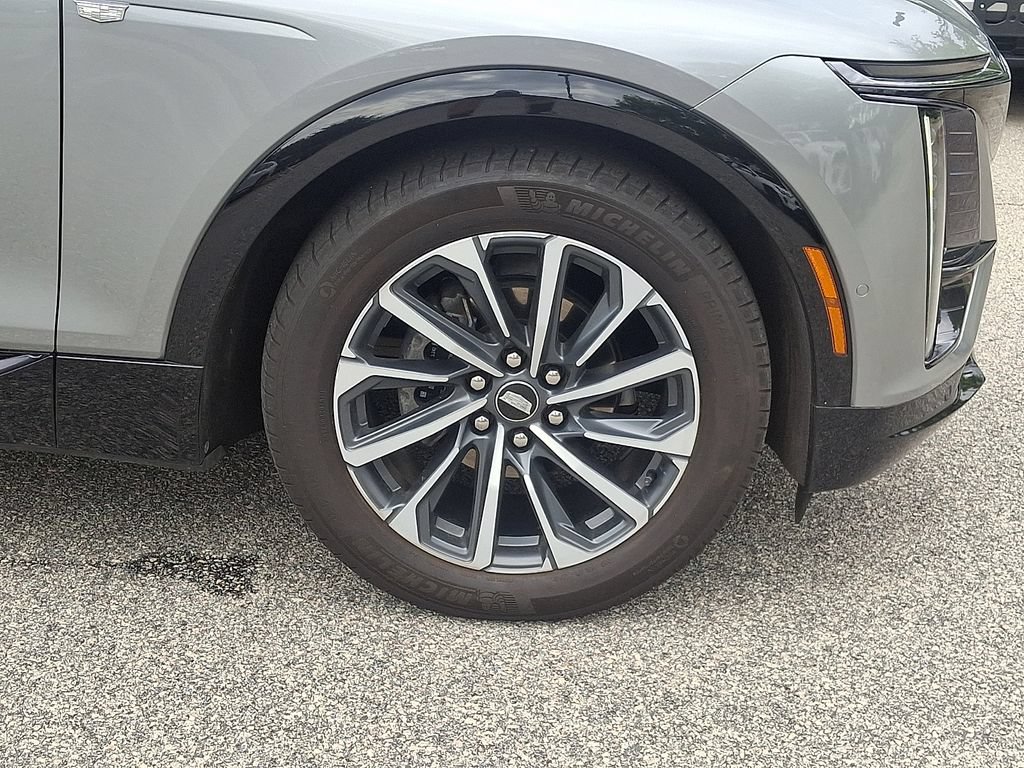 Used 2024 Cadillac Lyriq Sport AWD/4WD image 8