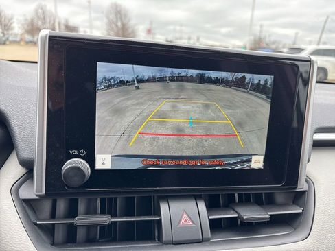 Used 2024 Toyota RAV4 XLE w/ Convenience Package image 27