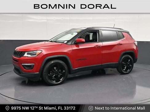 Used 2019 Jeep Compass Latitude FWD image 1