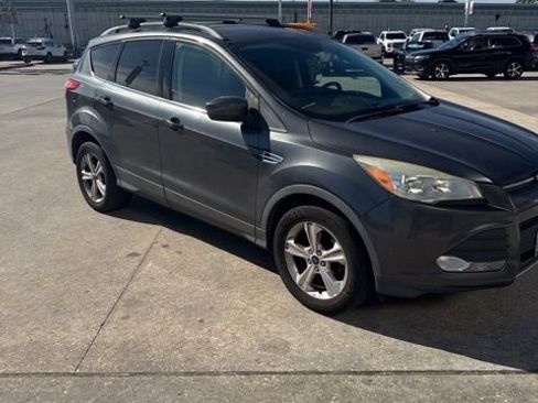 Used 2016 Ford Escape SE w/ Equipment Group 201A image 1