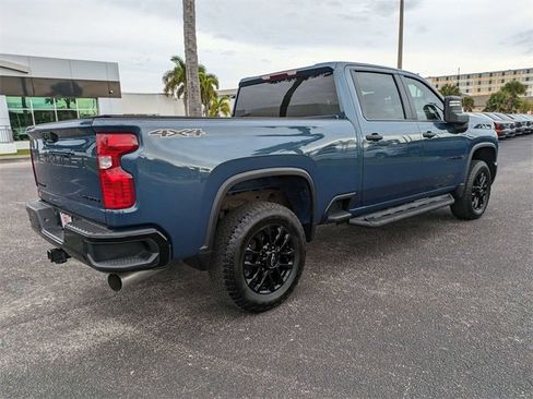 Used 2025 Chevrolet Silverado 2500 Custom w/ Custom Value Package image 4