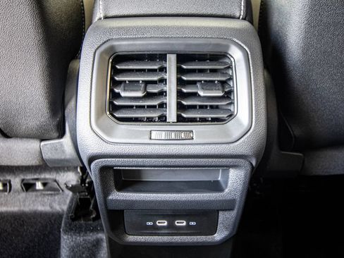 New 2026 Volkswagen Taos SE FWD image 29