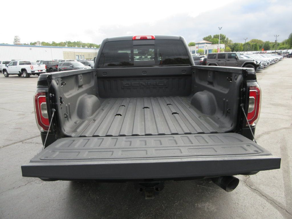 Used 2019 GMC Sierra 2500 Denali w/ Duramax Plus Package AWD/4WD image 7
