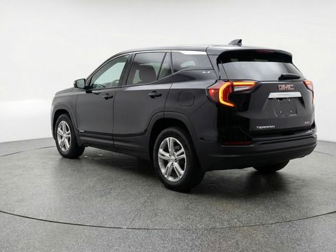 Used 2024 GMC Terrain SLE image 6