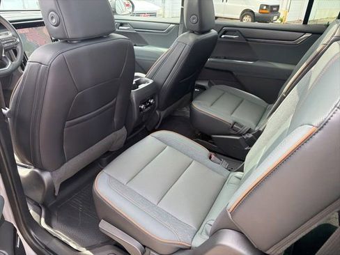 New 2026 GMC Acadia AT4 w/ Luxury Package AWD/4WD image 22