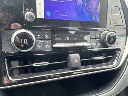 Used 2023 Toyota Highlander LE image 19