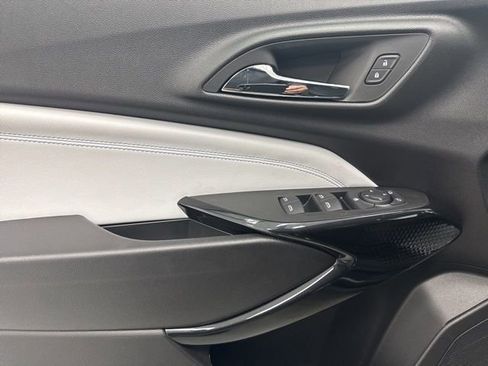 New 2026 Chevrolet Trax LT w/ Driver Confidence Package image 9