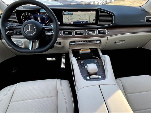 New 2026 Mercedes-Benz GLS 450 4MATIC image 5