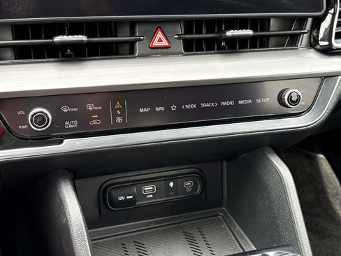 Used 2024 Kia Sportage EX image 27