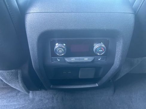 Used 2024 Chevrolet Traverse RS image 17