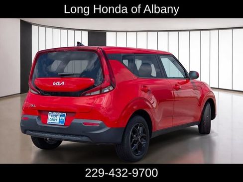 Used 2022 Kia Soul LX w/ Technology Package FWD image 6