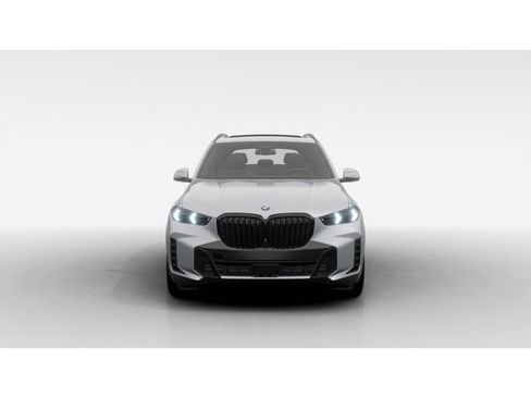 New 2026 BMW X5 xDrive50e w/ M Sport Package AWD/4WD image 3