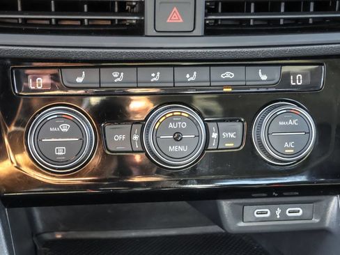 Certified 2024 Volkswagen Jetta SE FWD image 24