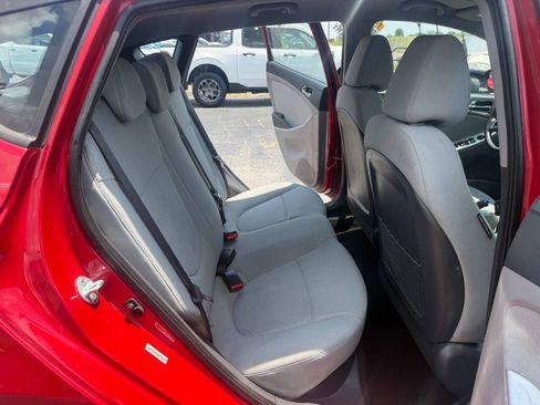 Used 2014 Hyundai Accent SE FWD image 12