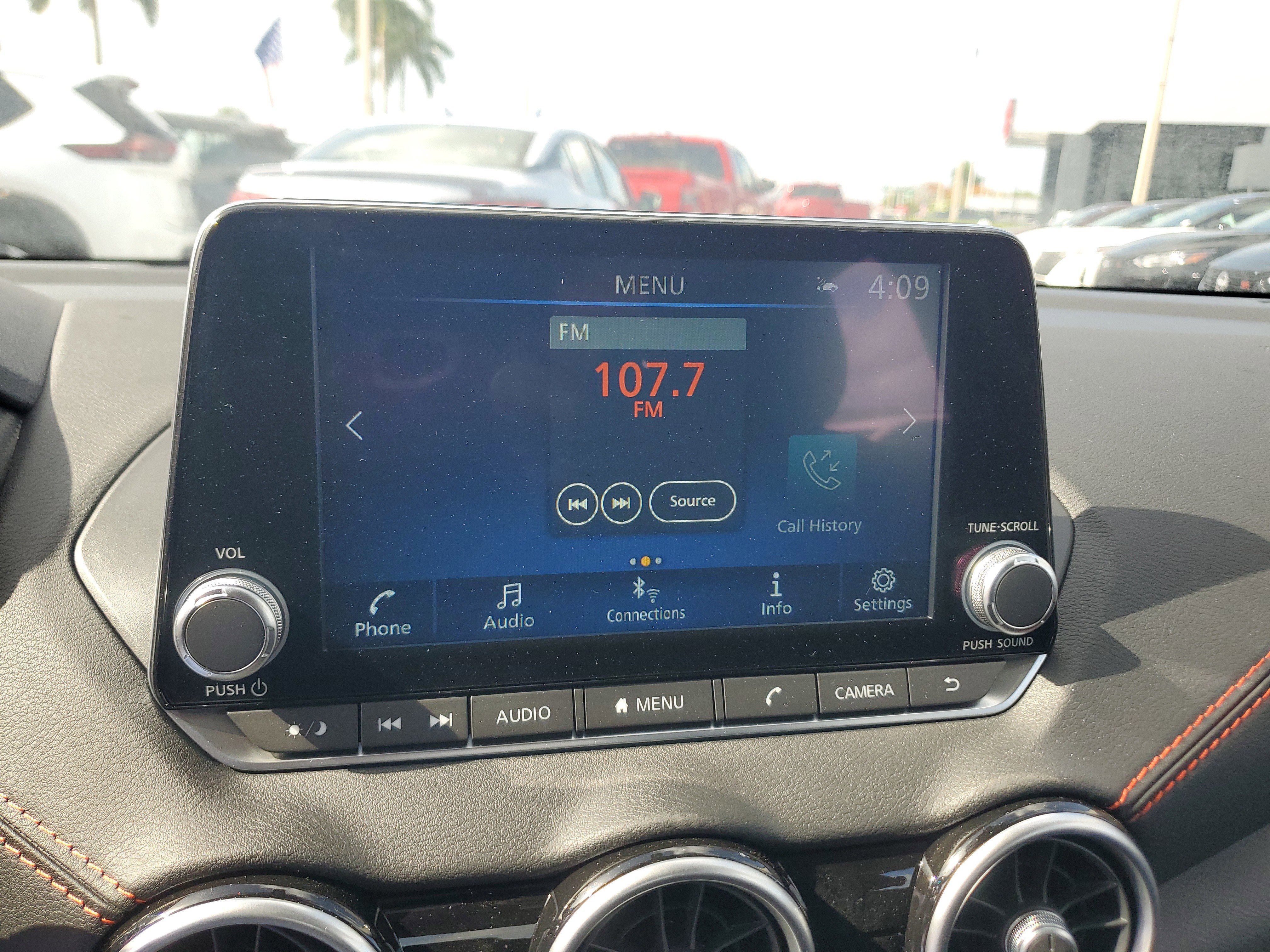 New 2025 Nissan Sentra SR w/ SR Premium Package FWD image 23