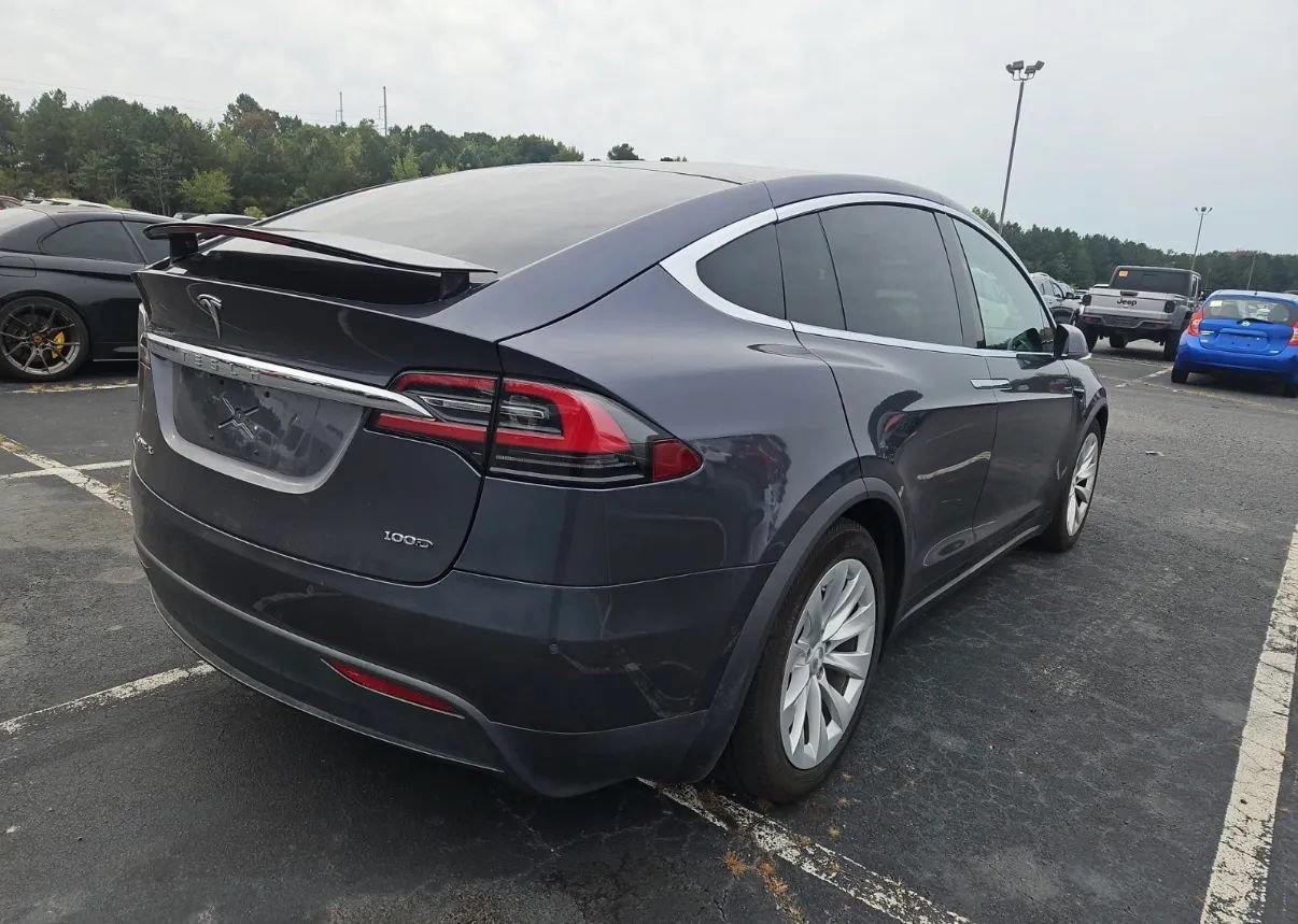 Used 2018 Tesla Model X 100D AWD/4WD image 5