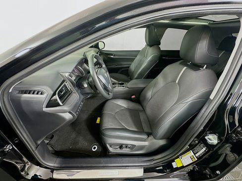 Used 2024 Toyota Camry XSE w/ Navigation Package image 21