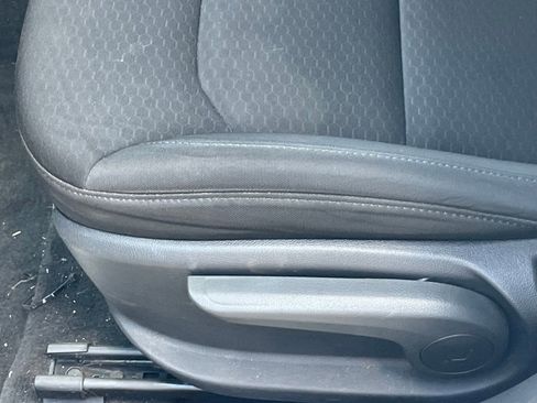 Used 2020 Hyundai Elantra SE w/ Cargo Package (C1) FWD image 5