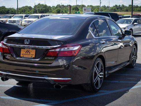 Used 2017 Honda Accord Sport image 11