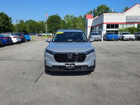 Used 2025 Honda CR-V EX-L image 3